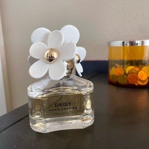 Marc jacobs perfume daisy